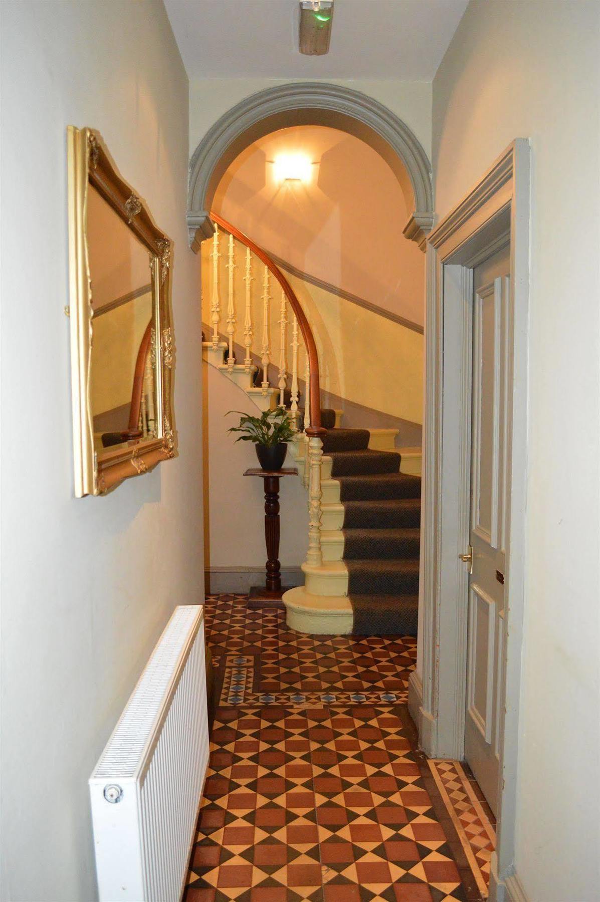 Mw Townhouse Hotel EDI Kültér fotó